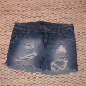 Distressed comfortable denim shorts
